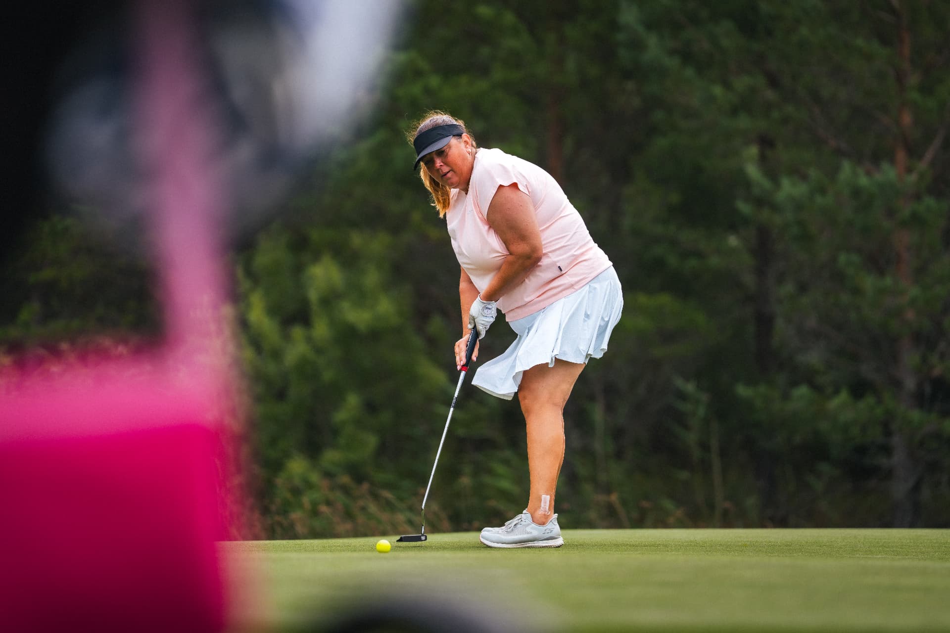 Putt på greenen